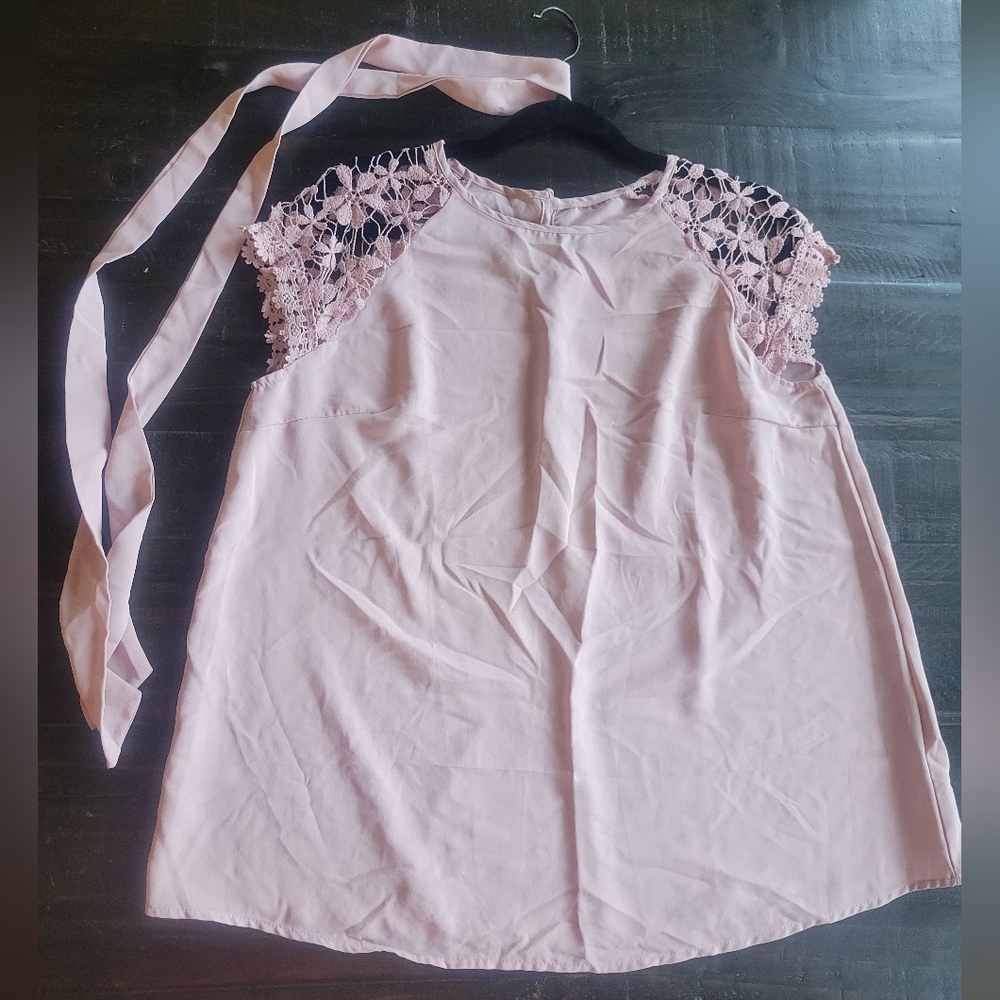 SHEIN Blush Sleeveless Top with Lace Detail
